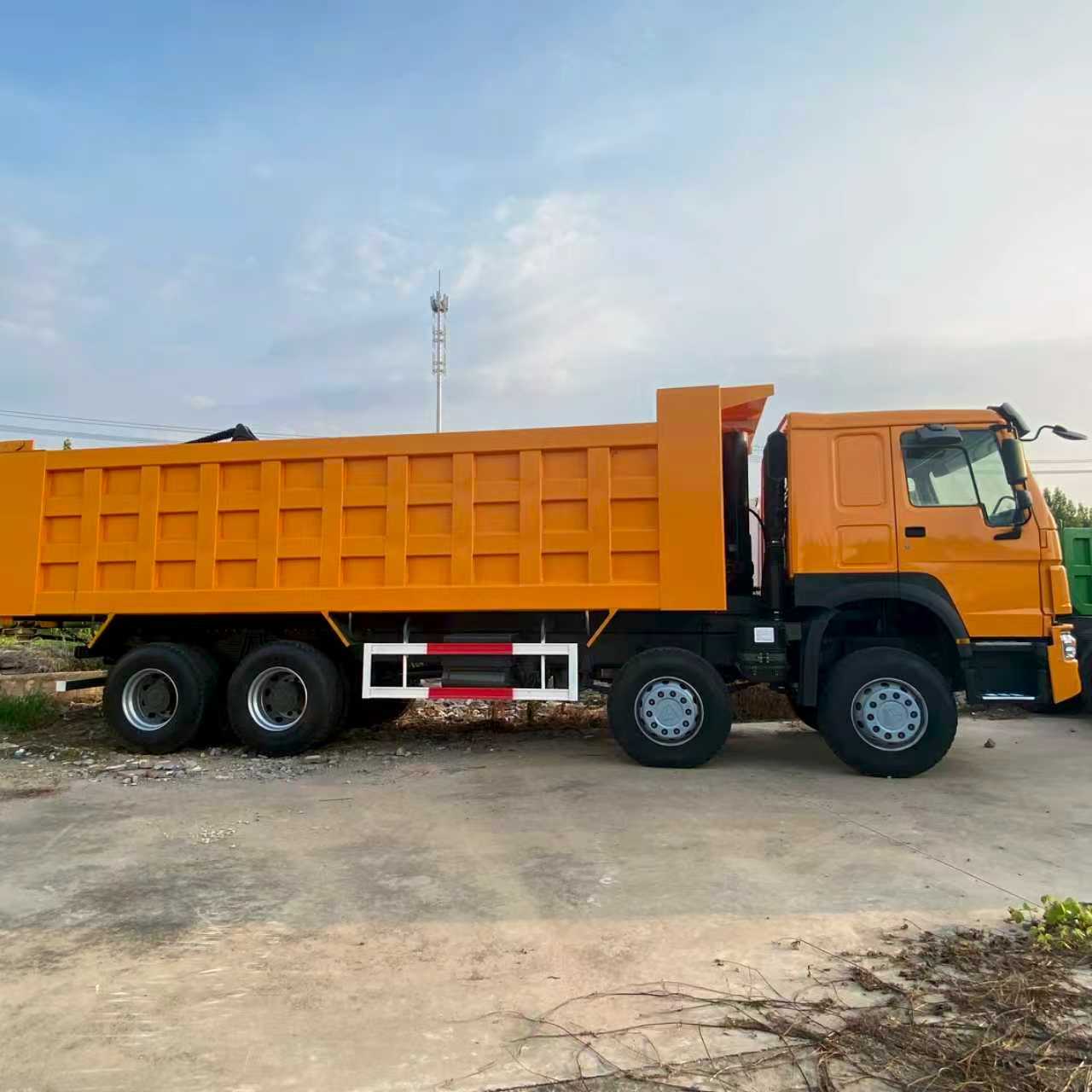 Vehicle (HOWO TIPPER)